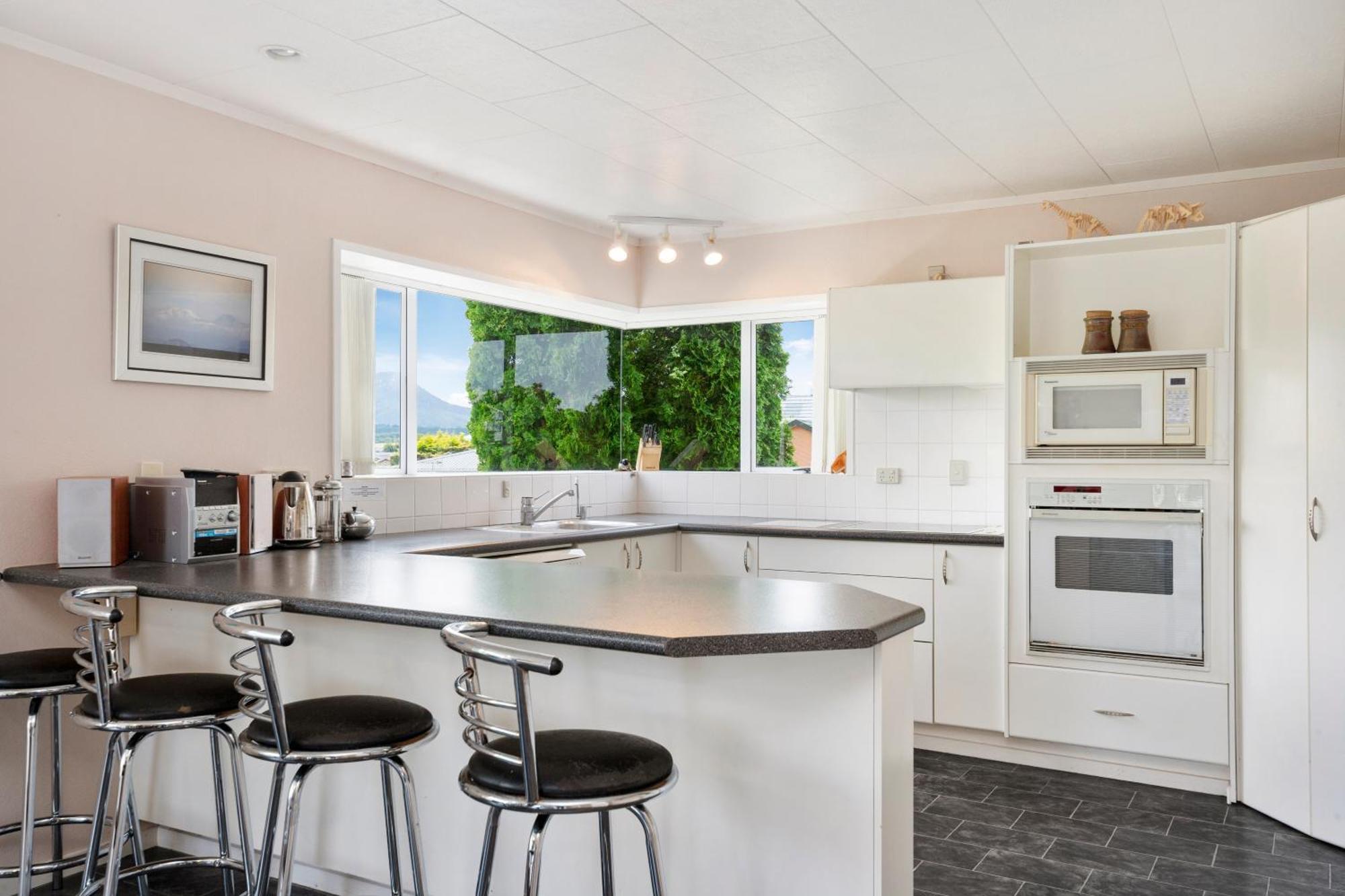 The White House - Taupo Holiday Home Esterno foto