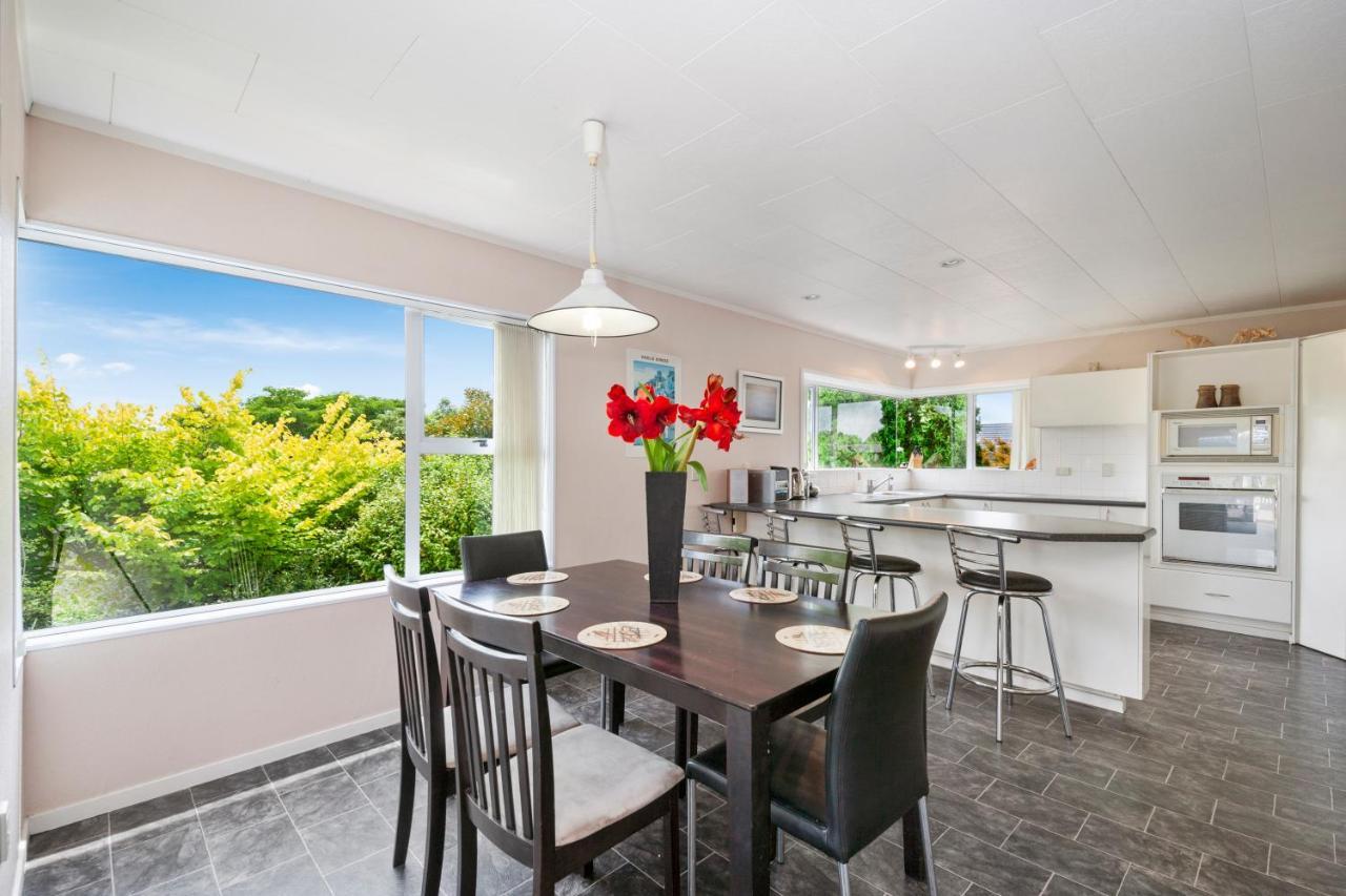 The White House - Taupo Holiday Home Esterno foto